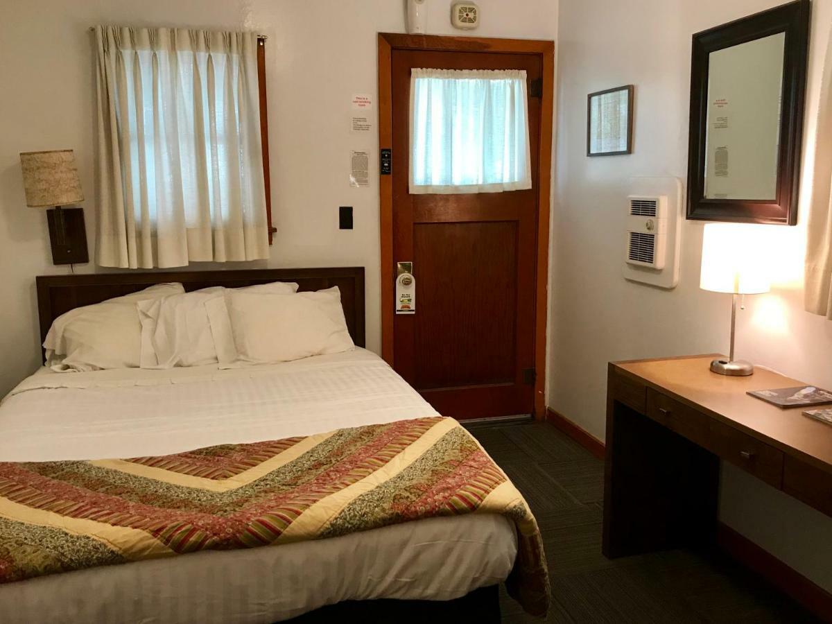 קאסטר Chalet Motel מראה חיצוני תמונה