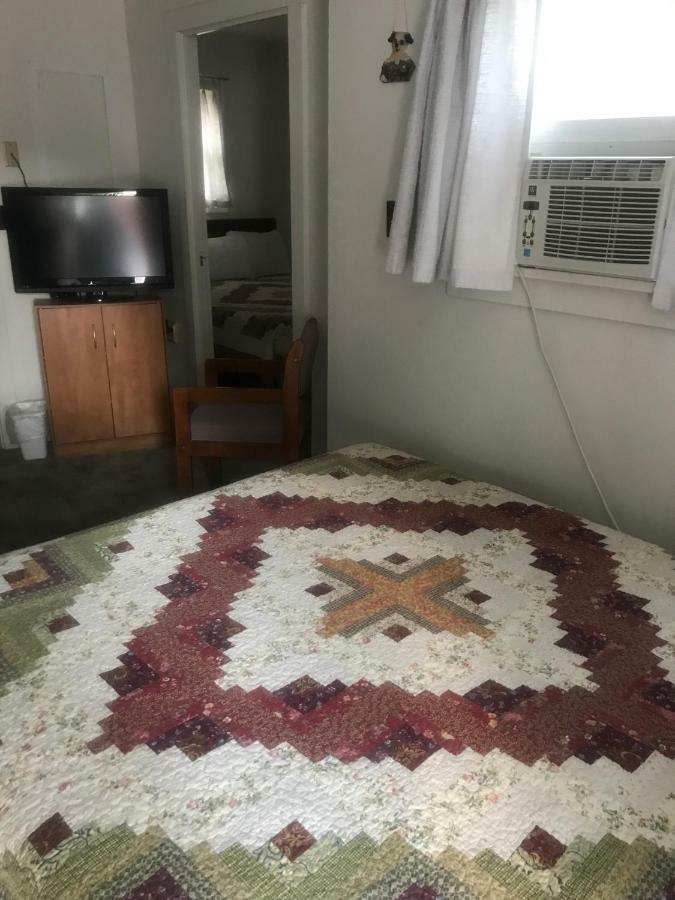 קאסטר Chalet Motel מראה חיצוני תמונה