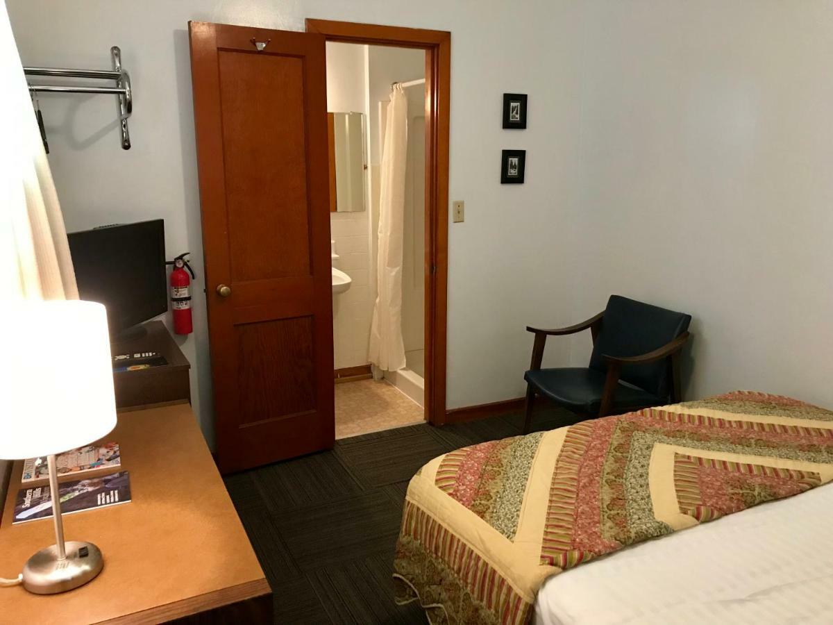 קאסטר Chalet Motel מראה חיצוני תמונה